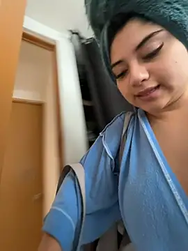 Monica17's live cam