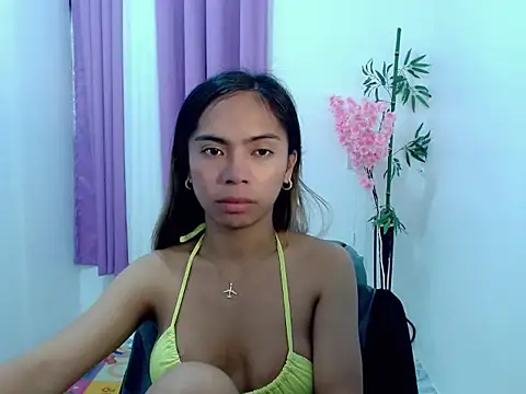 ur_asianhotleah