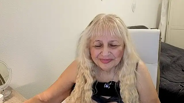 SusiLifeXXX webcam