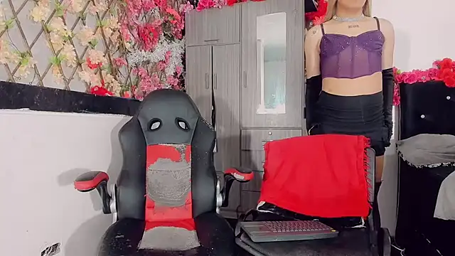 Thiara_veky_ webcam