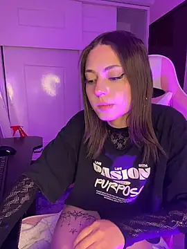 prettyamber (F teen) - NAKED AND DOGGY POSITION