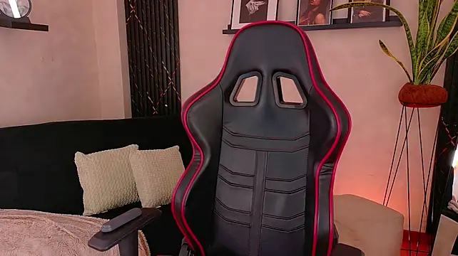 EmmyEvans1 live cam preview