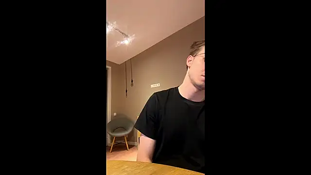 Viktor_vik_vik webcam