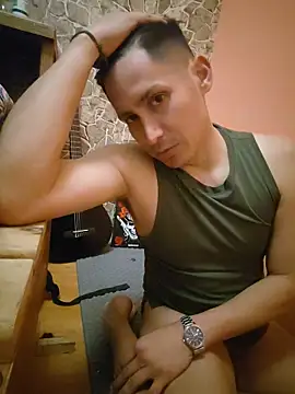 cumshotgod1 live cam preview