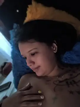 LorenRosse live cam on StripChat