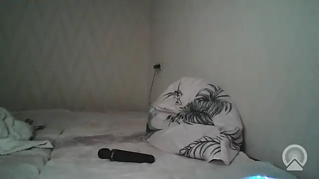 pink_pikachu_ live cam on StripChat