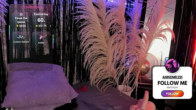 MaryAnneeXOO live cam on StripChat