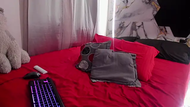 Goldendesirexx__ webcam