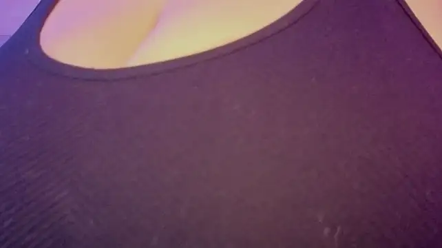 MollyBigBoobs12 live cam on StripChat
