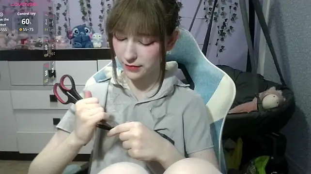 Yoonhee_ki live cam on StripChat