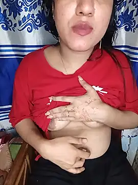 maya-120 (F young) - Lip show