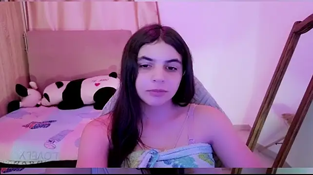 _elenna live cam on StripChat