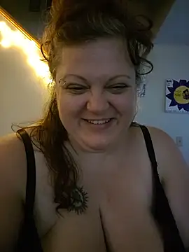 ticklesquirt live cam on StripChat