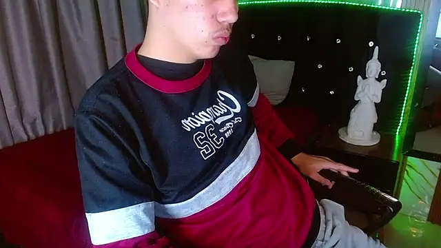 haku_nayro webcam