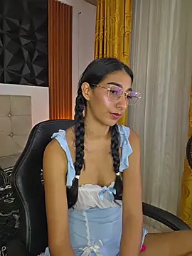 ShyNaughty live cam preview