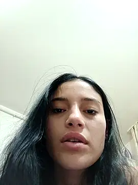 Virgin_Pussy_Love webcam
