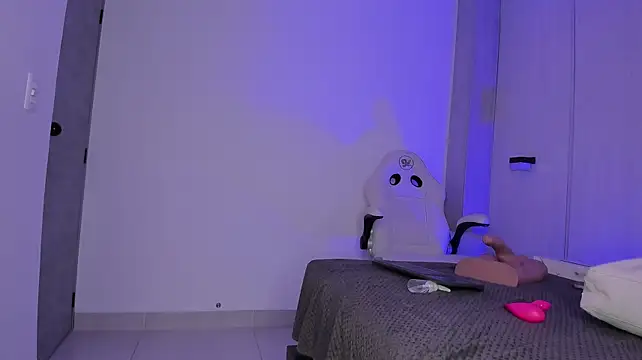 sasha_riverss webcam