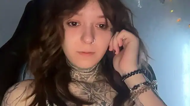 Raven_Armor live cam preview