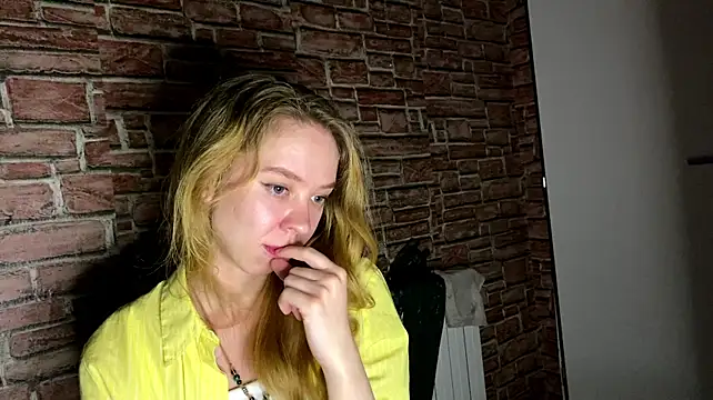 ElizaStorm live cam preview