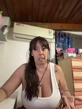 Sofyalone_ webcam