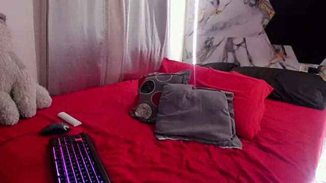 Goldendesirexx__ webcam
