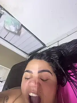 MorenaCariok live cam on StripChat