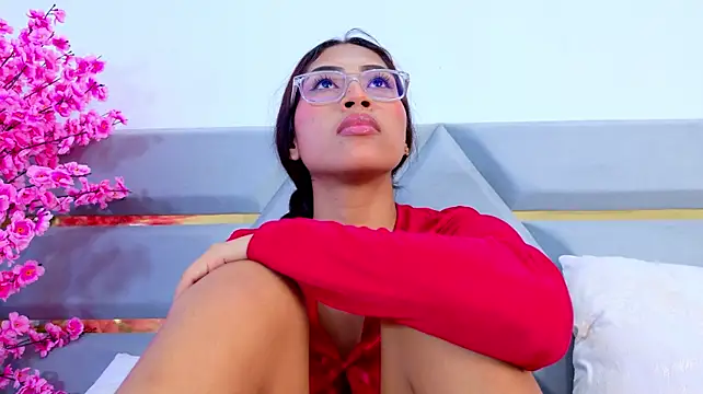Yesyhills's cam show statistics and live stream