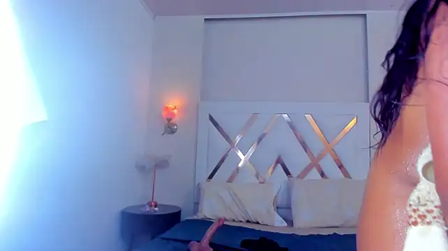 Sky_Collins_ webcam