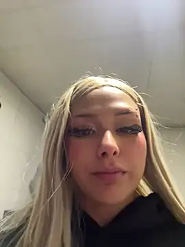 Amelie_Wine webcam