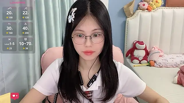 Luna-666 live cam on StripChat