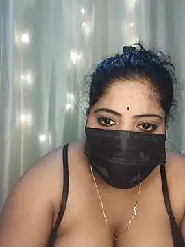 DESI-DOLLLL live cam on StripChat