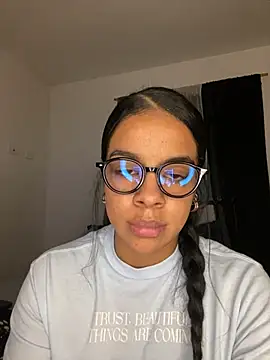 trianawhite webcam