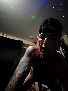 NEWHUNGBOY live cam on StripChat