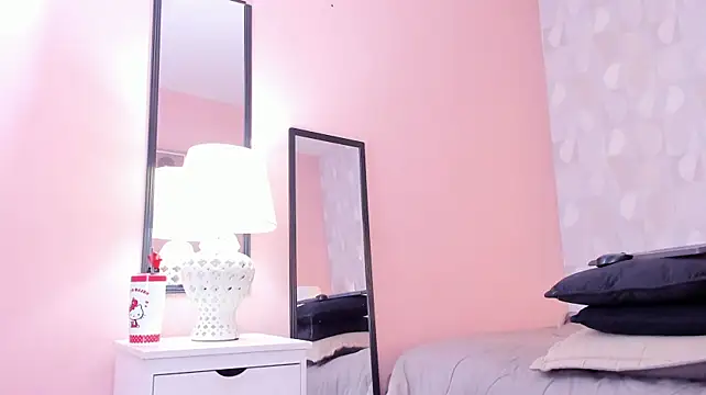 isabella_milf_ live cam on StripChat