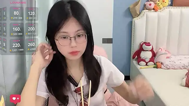 Luna-666 live cam on StripChat