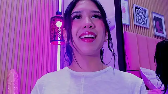 Hanna_Thorne live cam on StripChat