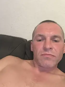 AttractiveSilk5 live cam on StripChat