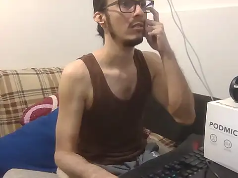cholitohermoso live cam on StripChat