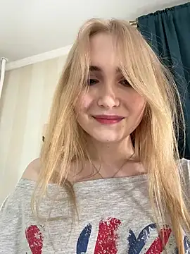 MarlboroWeb live cam on StripChat