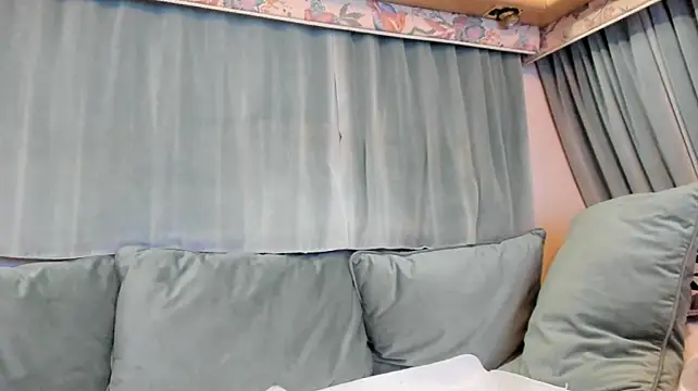 Dirty-Bya live cam on StripChat