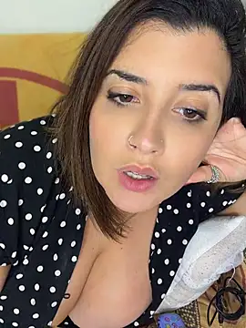 Novababy18 live cam on StripChat