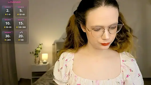 _Shy_bunny_ live cam on StripChat