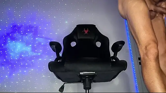 BadBoyVibes84 webcam