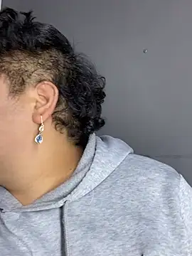 Hailey_Curvy webcam