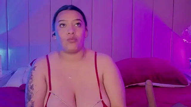 MollyBigBoobs12