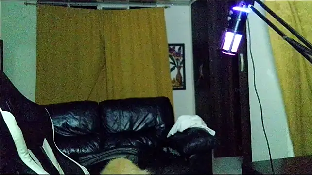 aronmiller404's live room