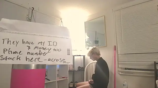 LexKitsune webcam