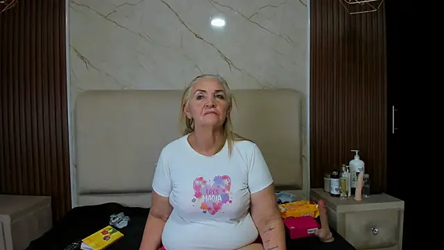 queenstarhy webcam