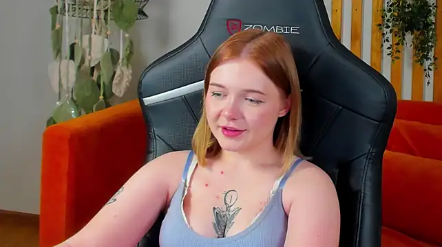 ElinaVale webcam