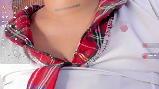 miss_alice_jones webcam